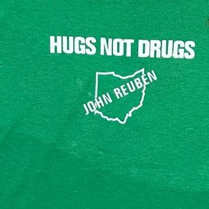 John Reuben shirt XL Hugs Not Drugs